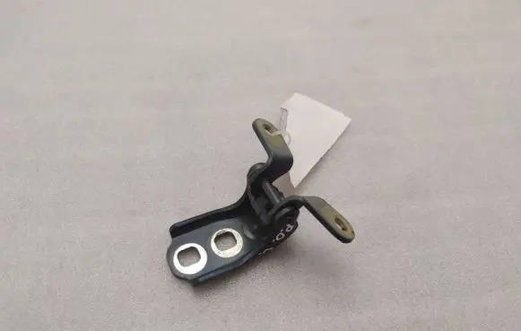 Buick Encore I Front door upper hinge P19108