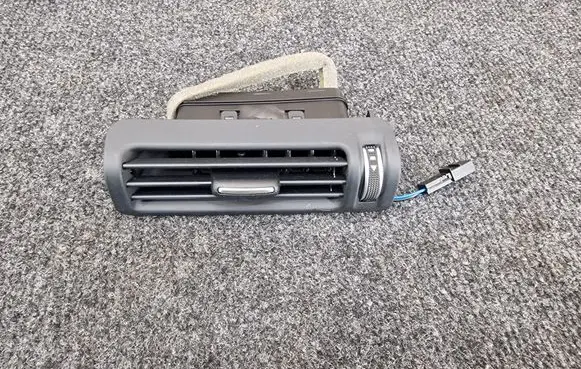 Audi Q7 4M Air vent grill in roof 4G0819209D