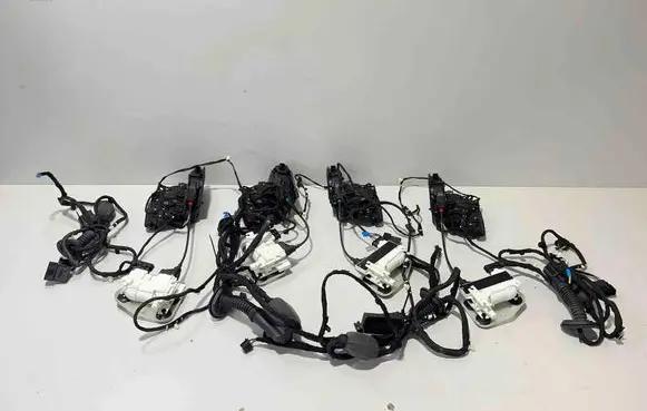 BMW X5 G05 Front door lock 7477699 7477702