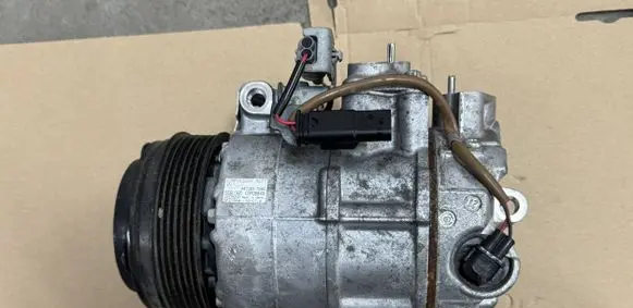 Mercedes-Benz C AMG W204 Air conditioning (A/C) compressor (pump) A0008302600 4472807080