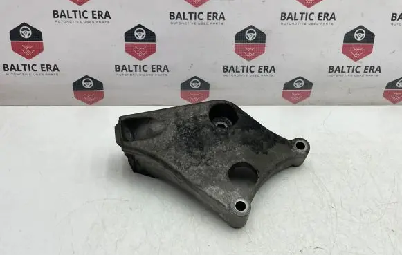 BMW 1 F20 F21 Engine mounting bracket 6788611 68572910