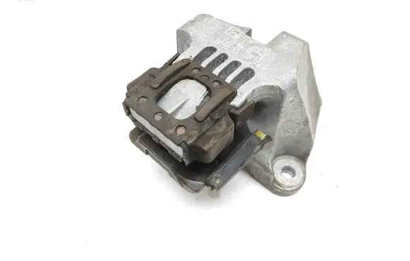 Ford Focus Engine mount bracket