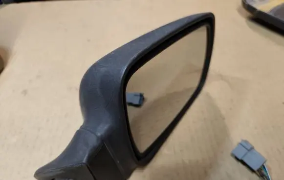 Chrysler Grand Voyager II Front door electric wing mirror