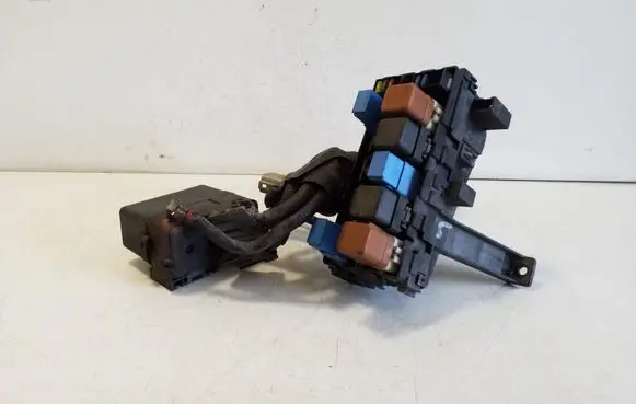 Nissan Pathfinder R51 Relay mounting block 252309F920