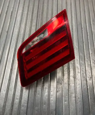 Tailgate rear/tail lights