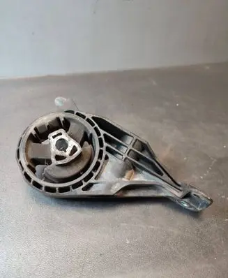 Opel Insignia A Engine mount bracket 13227775