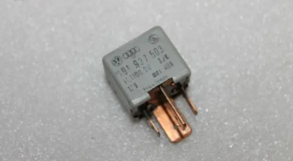 Volkswagen Golf III Other relay 191937503