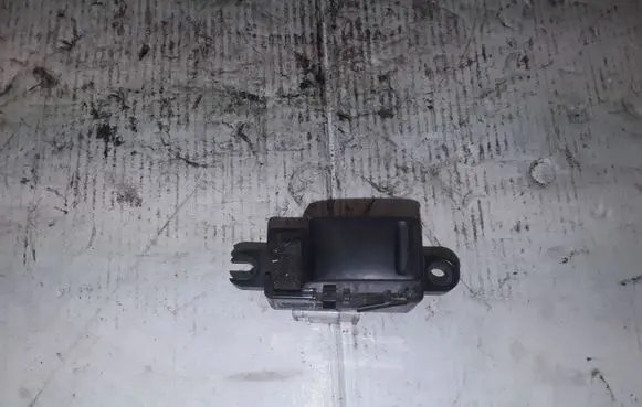 Nissan X-Trail T30 Electric window control switch 56172