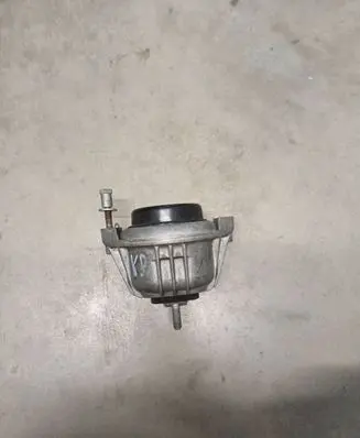 BMW X1 E84 Engine mount bracket 676885203