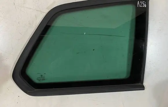 Volkswagen Golf VII Rear side window 43R006723