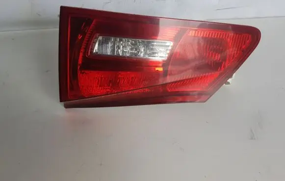 Lexus IS 220D-250-350 Tailgate rear/tail lights