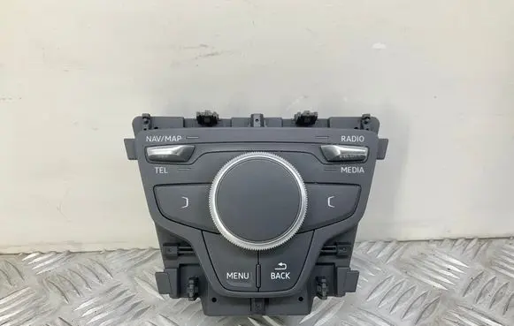 Head unit multimedia control