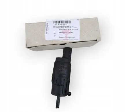 Audi A6 S6 C6 4F Windscreen/windshield washer pump 1K5955651