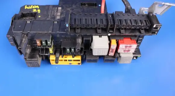 Mercedes-Benz C W204 Fuse module