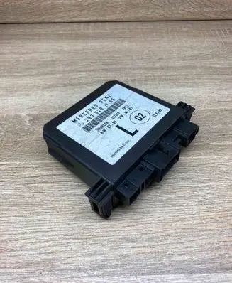 Mercedes-Benz C W203 Door control unit/module 2038202185