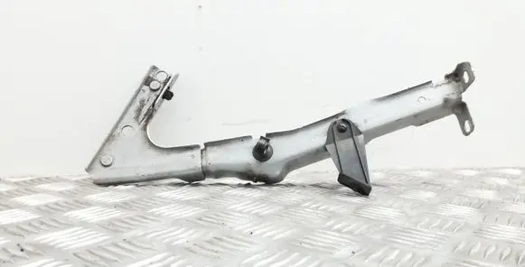 Audi A5 8T 8F Fender mounting bracket 8T0821135C