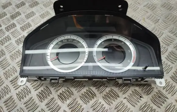 Volvo XC70 Speedometer (instrument cluster) 31270901AA