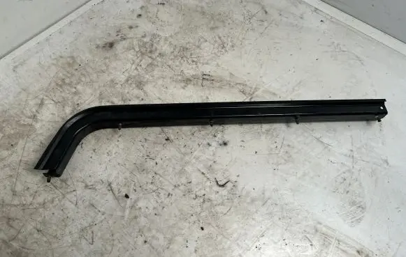 Chrysler Pacifica Rear door windshield rail 