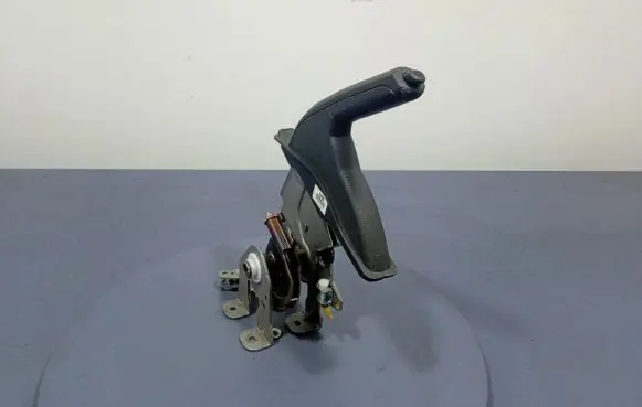 Hyundai Tucson TL Handbrake/parking brake lever assembly