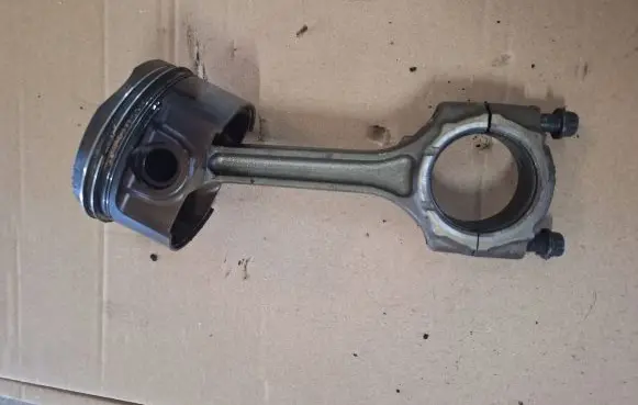 Suzuki Swift I Piston with connecting rod 57K021