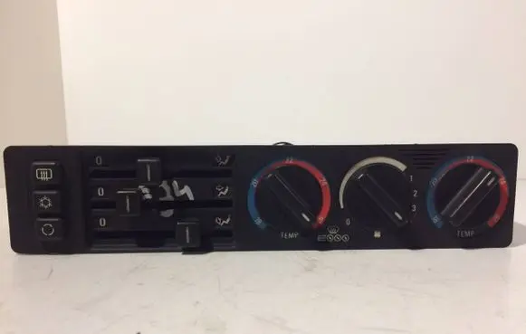 BMW 5 E34 Climate control unit E346411 13896200