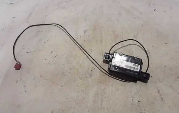 Dodge Durango Aerial antenna amplifier 68185768AD