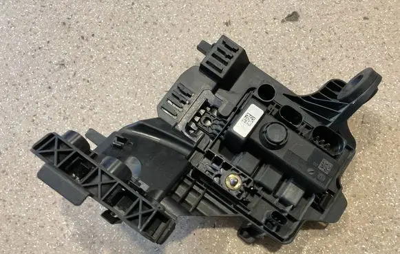 BMW M2 F87 Current control relay 7591534