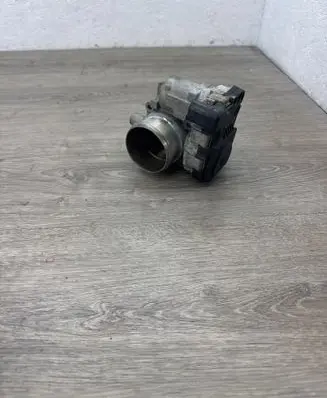 Volkswagen PASSAT B7 Throttle valve 03C133062D