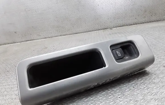 Volvo V50 Electric window control switch 30658449