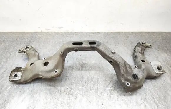 Porsche Cayenne (92A) Engine mounting bracket 94837530904