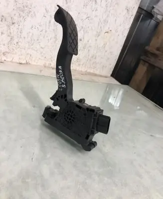 Seat Arona Accelerator throttle pedal 2Q1723503