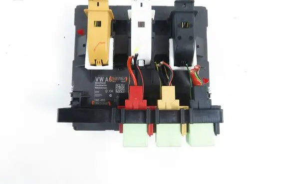 Volkswagen Tiguan Central body control module 5WK50284B 5K0937086J