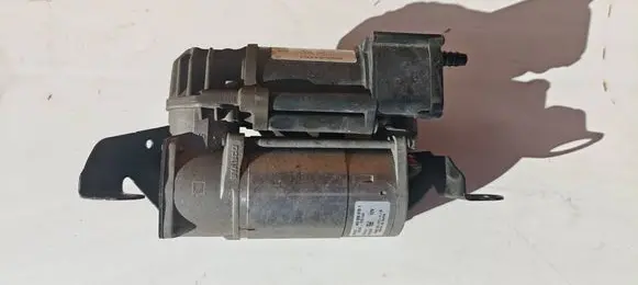 Mercedes-Benz E W213 Air suspension compressor/pump A0993200004