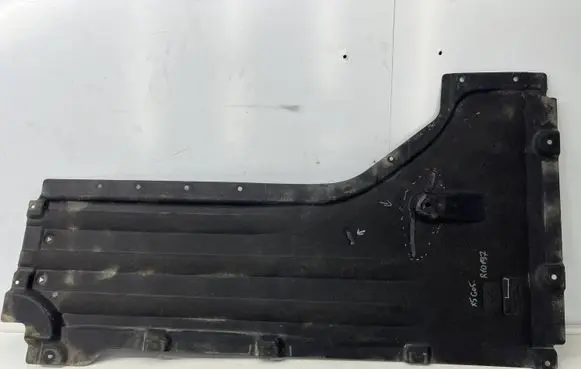 BMW X6 G06 Front underbody cover/under tray 7424881