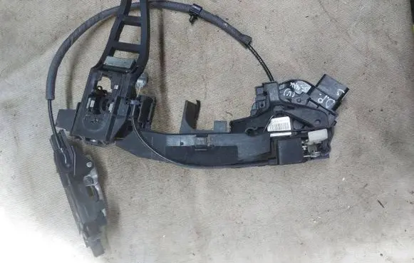 Ford S-MAX Front door lock 8M2AR21812AA A048317