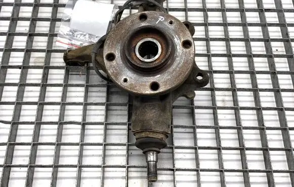Citroen C4 Grand Picasso Front wheel hub spindle knuckle 