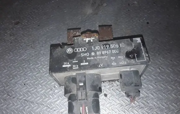 Skoda Roomster (5J) Coolant fan relay 1J0919506M 898967000