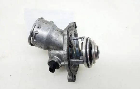 Mercedes-Benz C W204 Thermostat A2722000115