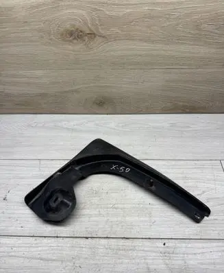 Skoda Octavia Mk2 (1Z) Front mudguard 1Z0821819