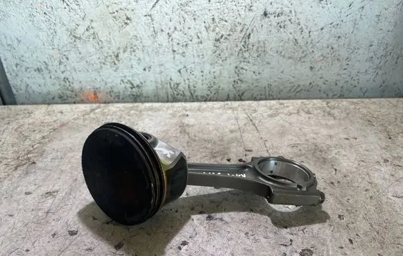 Ram 1500 Piston with connecting rod 
