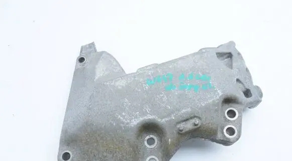 Mercedes-Benz Vito Viano W447 Engine mounting bracket A6222230001 112318576R