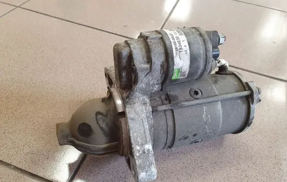 Toyota Avensis T270 Starter motor 281000R021