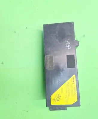 Volvo XC90 Battery box tray 8697004