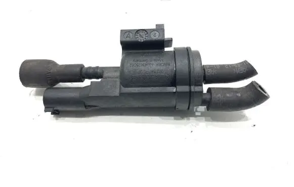 Mercedes-Benz A W176 Fuel pressure regulator 0025407097