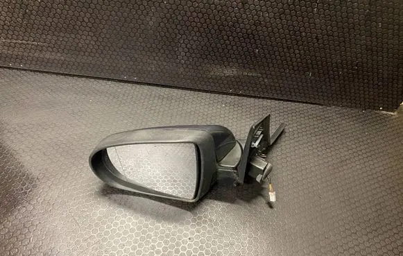 Mitsubishi Colt Front door electric wing mirror E9024259 4299