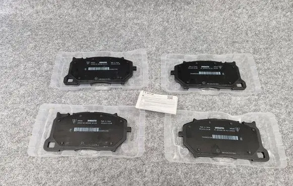 Porsche Cayenne (9Y0 9Y3) Brake pads (front) 9Y0698151AD
