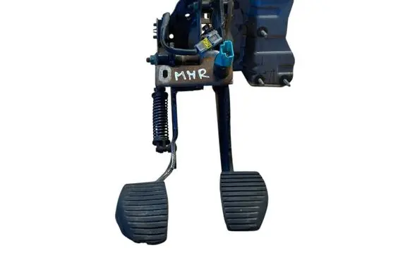 Peugeot 207 Pedal assembly 9680547680