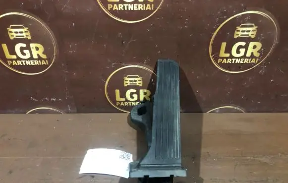 Volkswagen Touran I Accelerator throttle pedal 1T1721503H