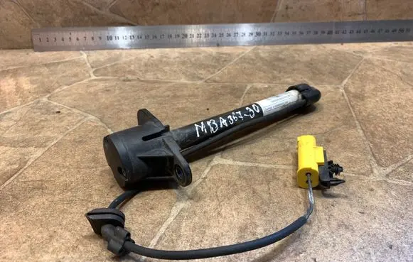Mercedes-Benz ML W166 Bonnet Pedestrian Airbag Actuator 1669060002