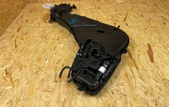BMW X5 G05 Windshield washer fluid reservoir/tank 7499828